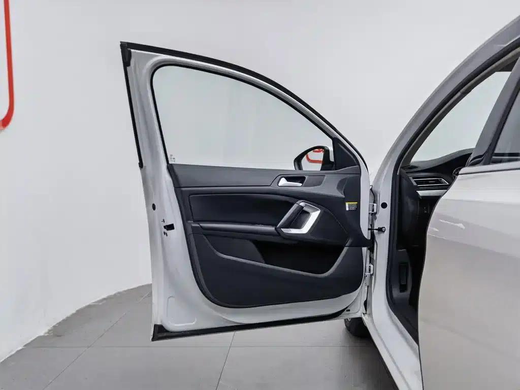 Peugeot 408 2020 360THP 10th Anniversary Edition — миниатюра 8