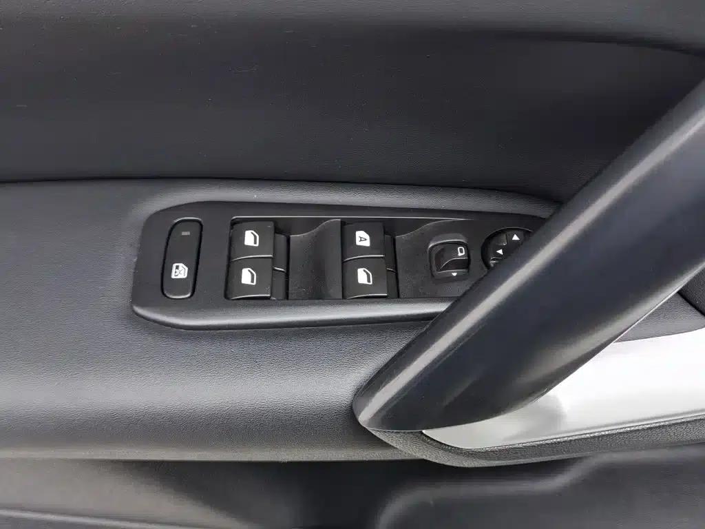 Peugeot 408 2020 360THP 10th Anniversary Edition — миниатюра 9