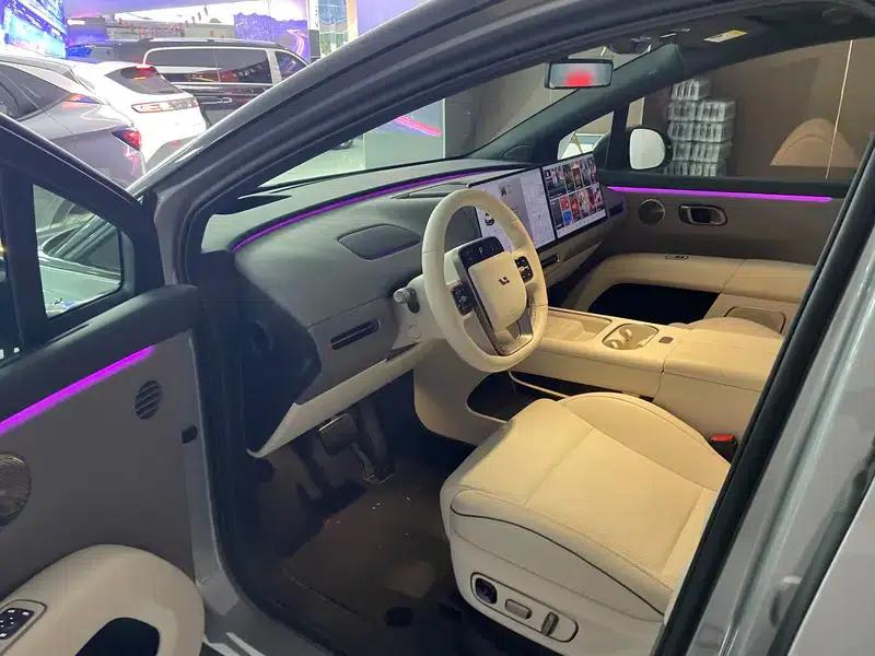 Li Auto i6 2025 Two-Wheel Drive Standard Edition — миниатюра 8