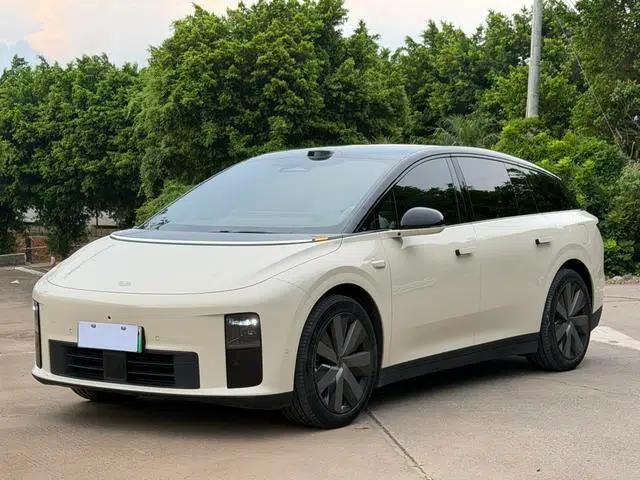 Li Auto i6 2025 AWD Standard Edition