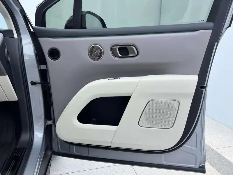Li Auto i8 2025 Standard Edition — миниатюра 13