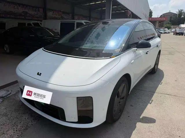 Li Auto i8 2025 Standard Edition