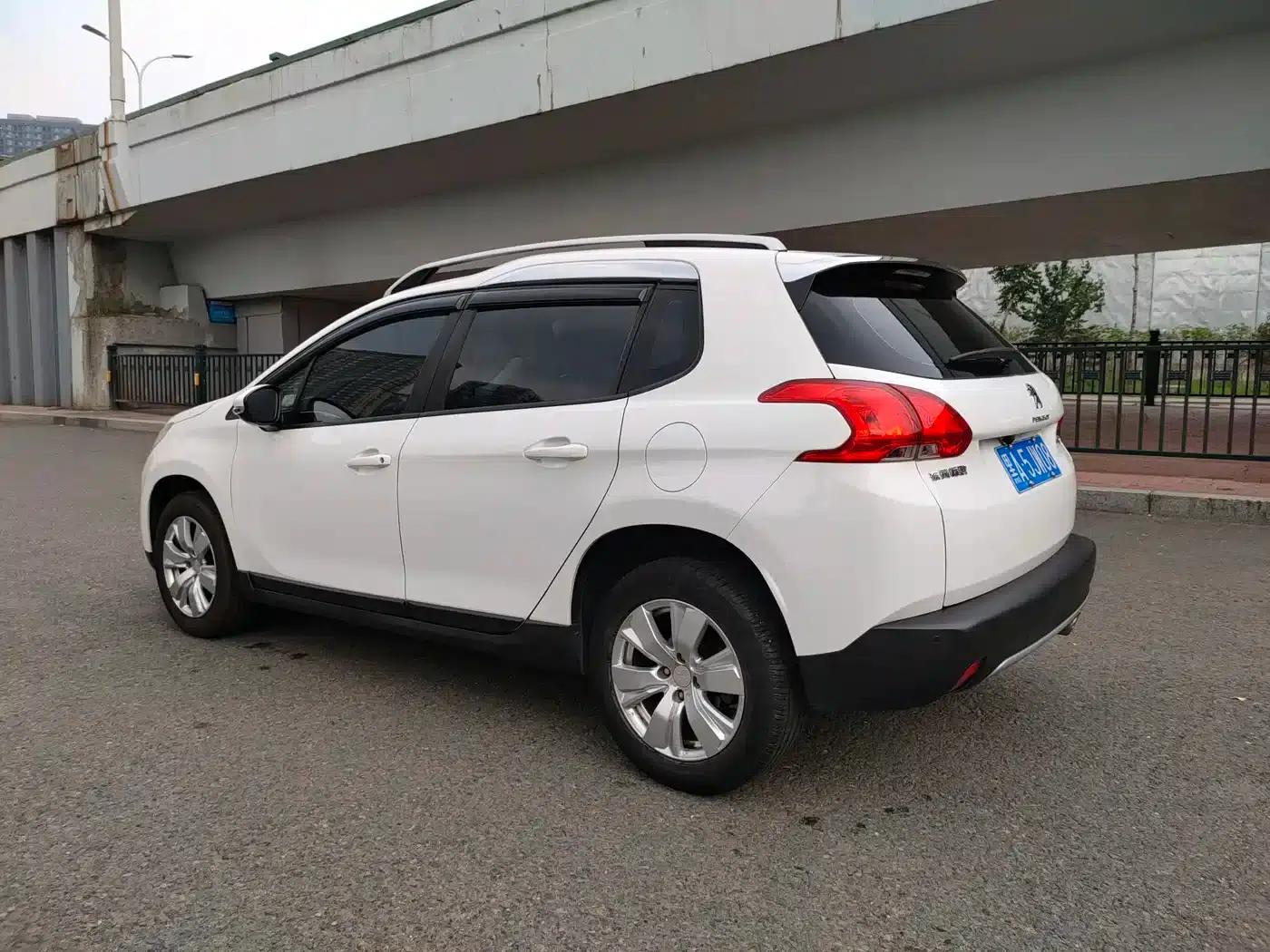 Peugeot 2008 2018 230THP Automatic Fashion Edition — миниатюра 7