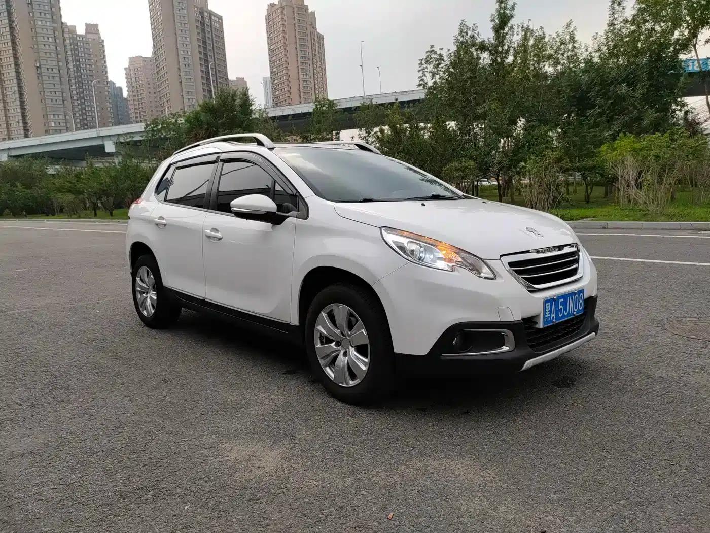 Peugeot 2008 2018 230THP Automatic Fashion Edition — миниатюра 9