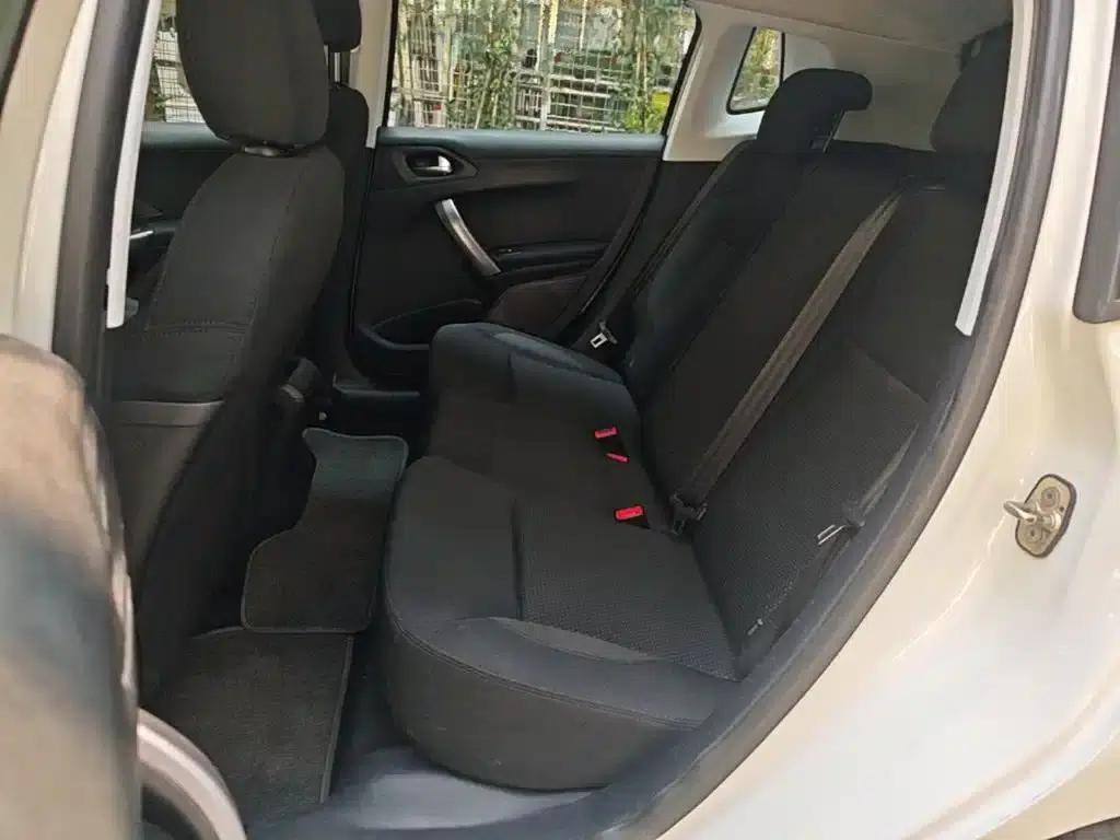 Peugeot 2008 2014 Model 1.6L Automatic Fashion Edition — миниатюра 17