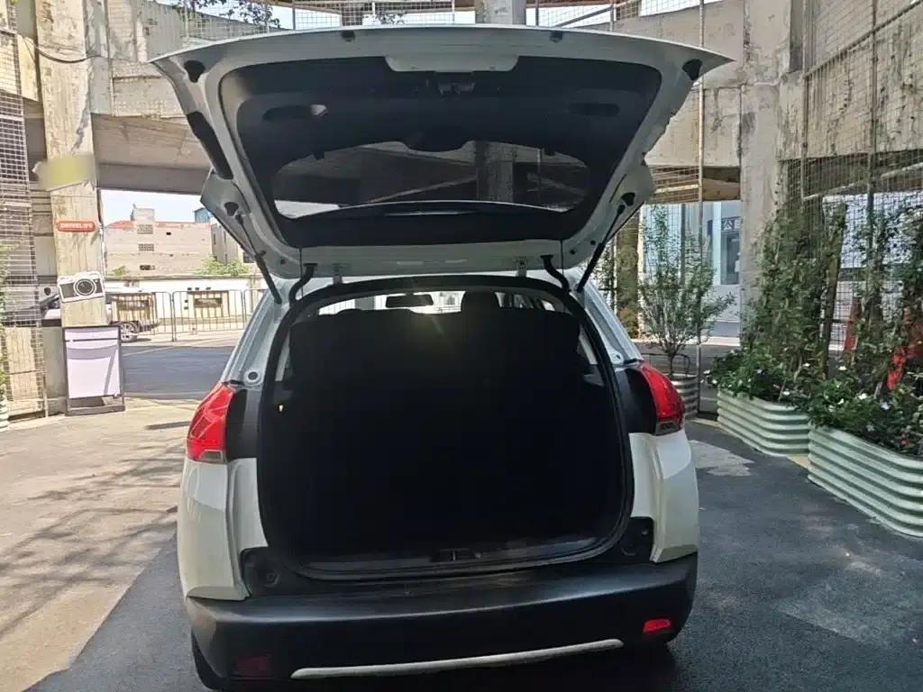 Peugeot 2008 2014 Model 1.6L Automatic Fashion Edition — миниатюра 19