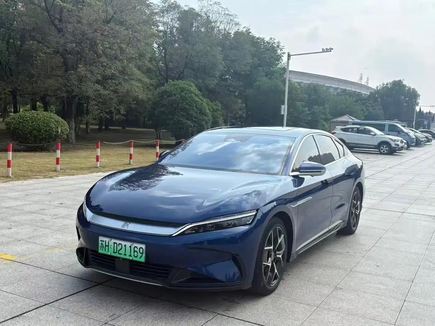 Han 2023 EV Champion Edition 715KM Front-Wheel Drive Flagship Model — миниатюра 3