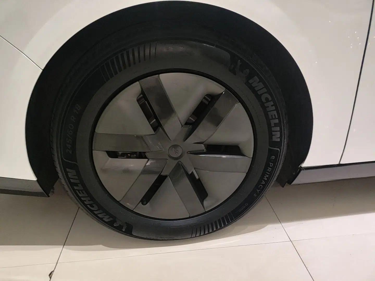 Li Auto MEGA 2025 Home Family Special Edition — миниатюра 16
