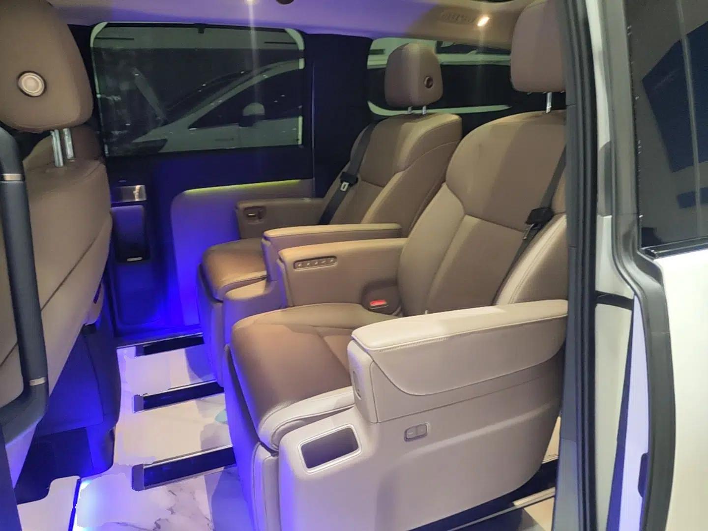 Li Auto MEGA 2025 Home Family Special Edition — миниатюра 25