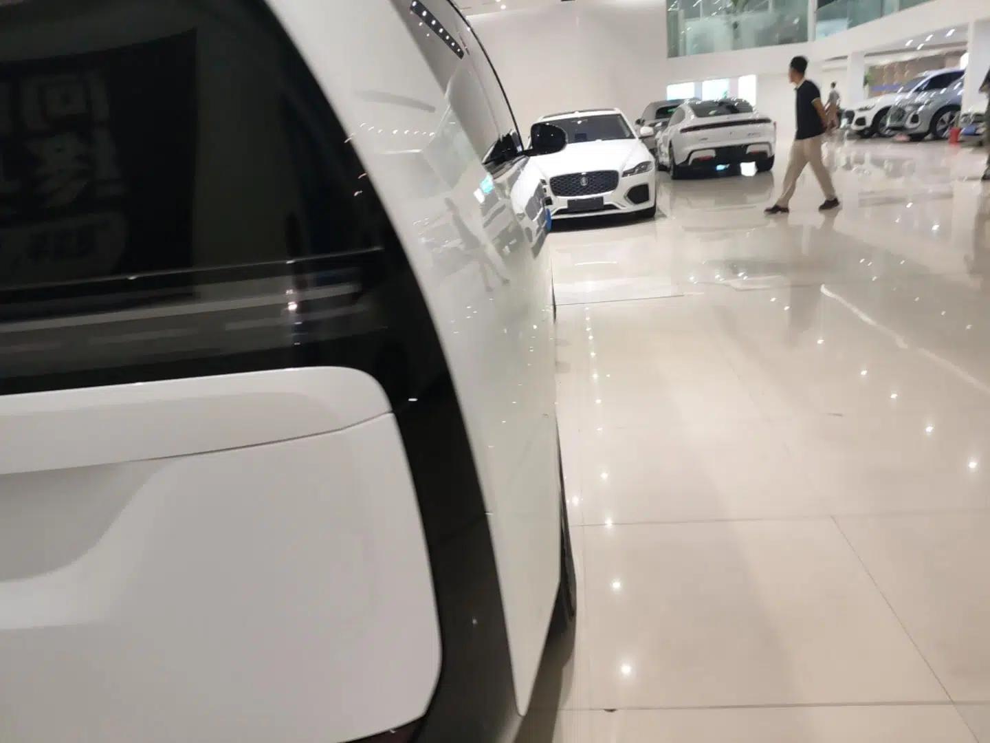 Li Auto MEGA 2025 Home Family Special Edition — миниатюра 9