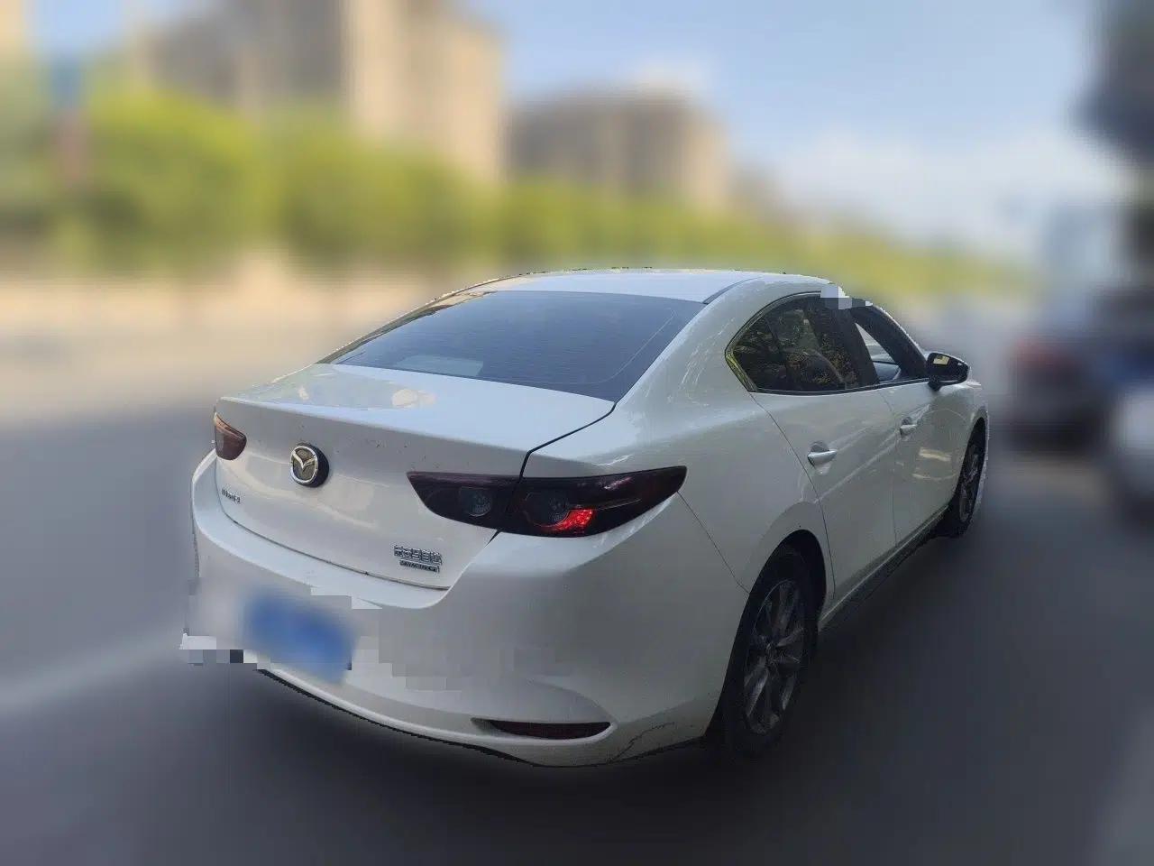 Mazda 3 Axela 2020 1.5L Automatic Zhiyue Sunroof Version — миниатюра 6