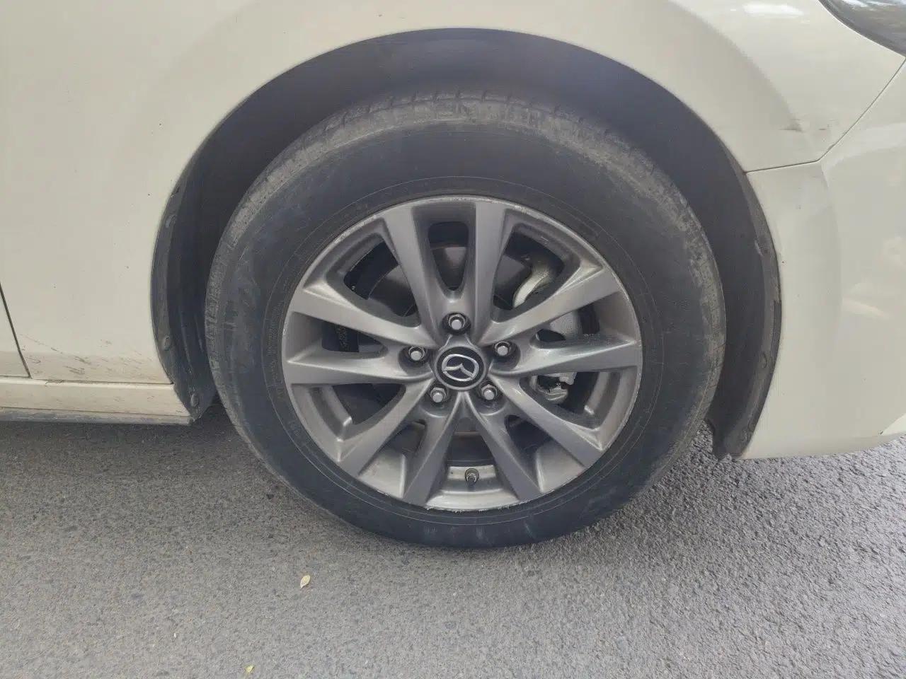 Mazda 3 Axela 2020 1.5L Automatic Zhiyue Sunroof Version — миниатюра 8