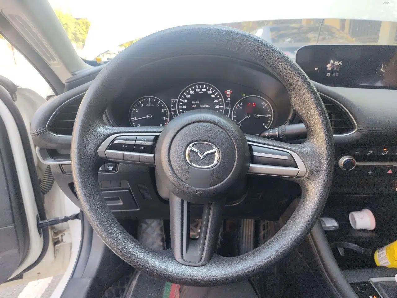 Mazda 3 Axela 2020 1.5L Automatic Zhiyue Sunroof Version — миниатюра 10