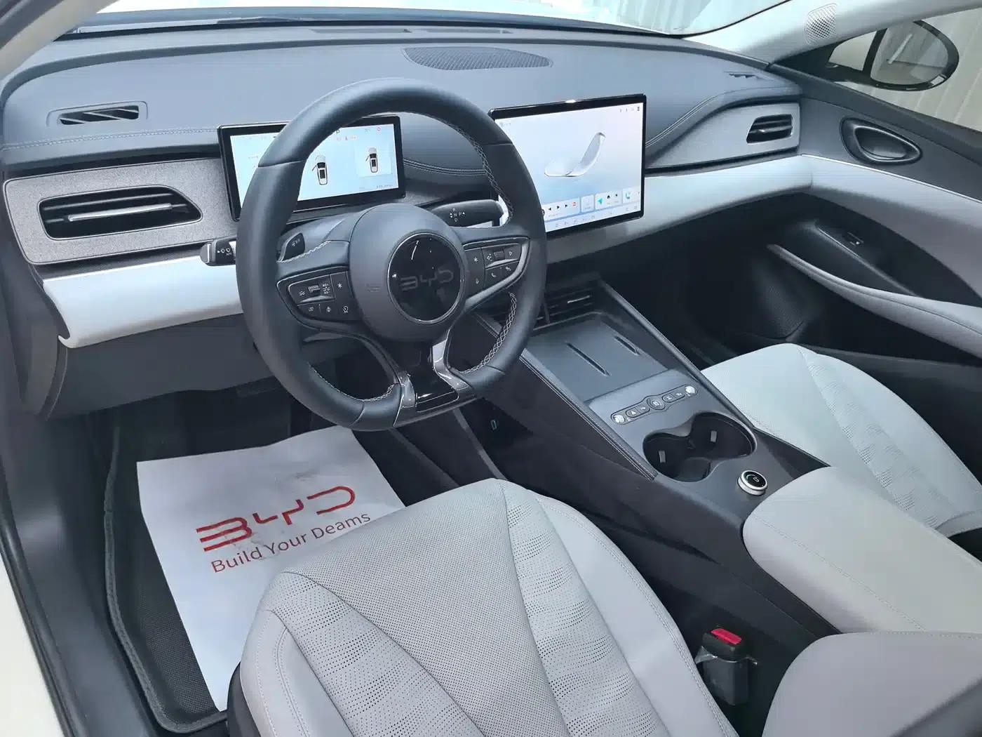 Seal 06 DM-i Touring Edition 2025 DM-i 150KM Premium Model — миниатюра 17
