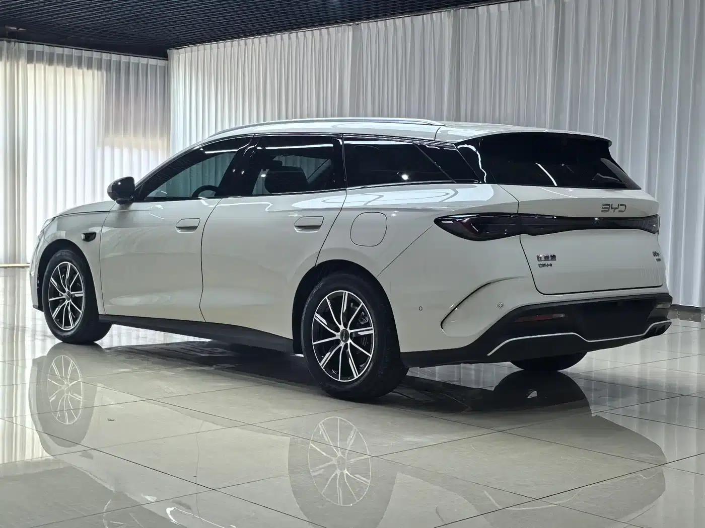 Seal 06 DM-i Touring Edition 2025 DM-i 150KM Premium Model — миниатюра 4