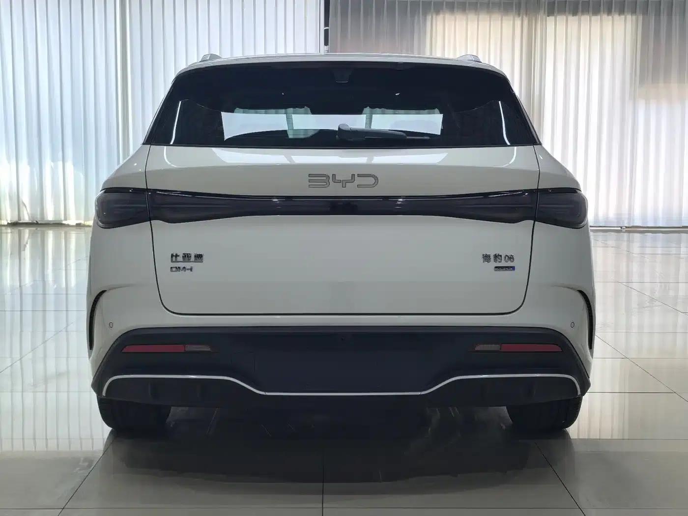 Seal 06 DM-i Touring Edition 2025 DM-i 150KM Premium Model — миниатюра 5