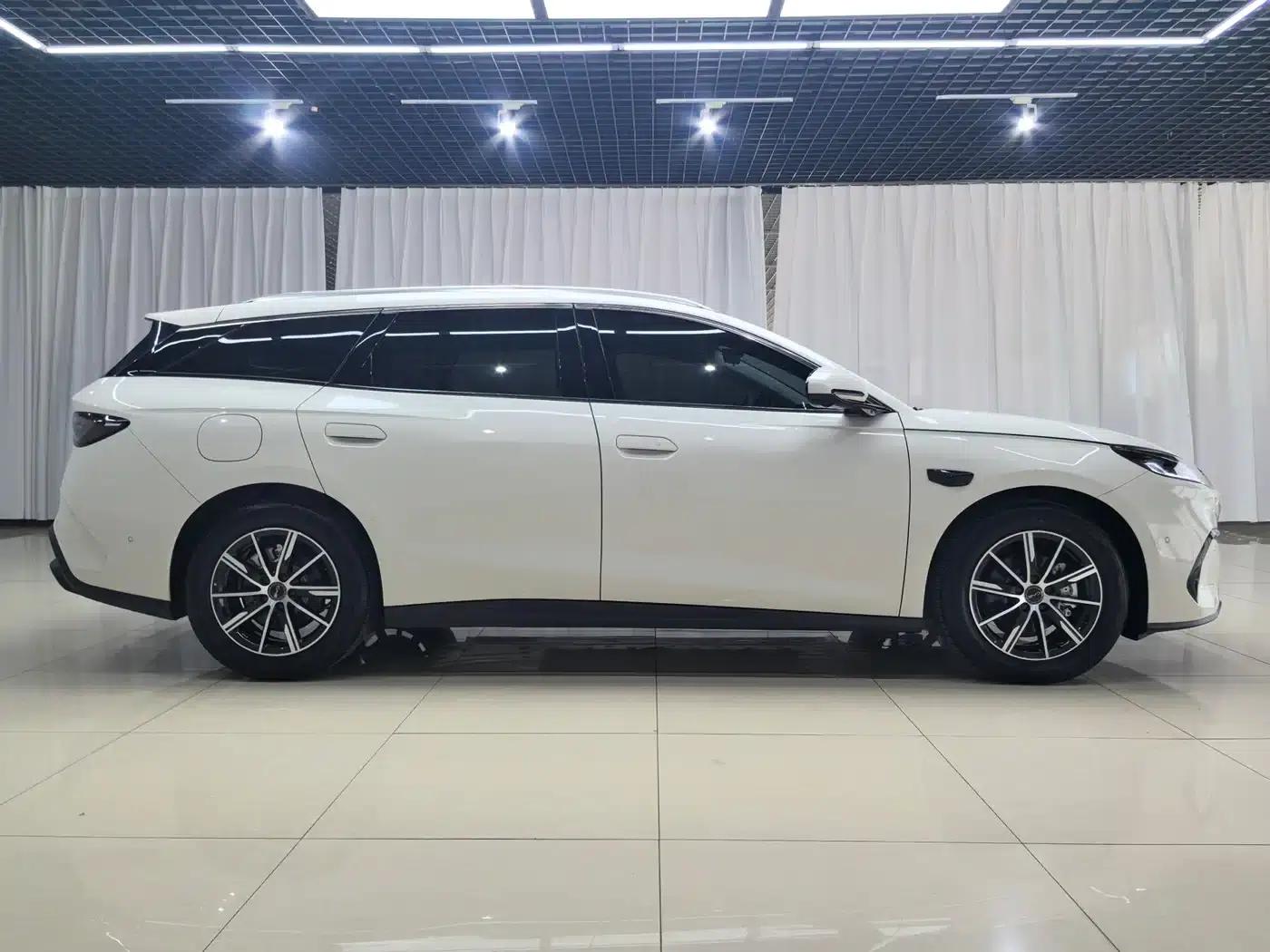 Seal 06 DM-i Touring Edition 2025 DM-i 150KM Premium Model — миниатюра 8