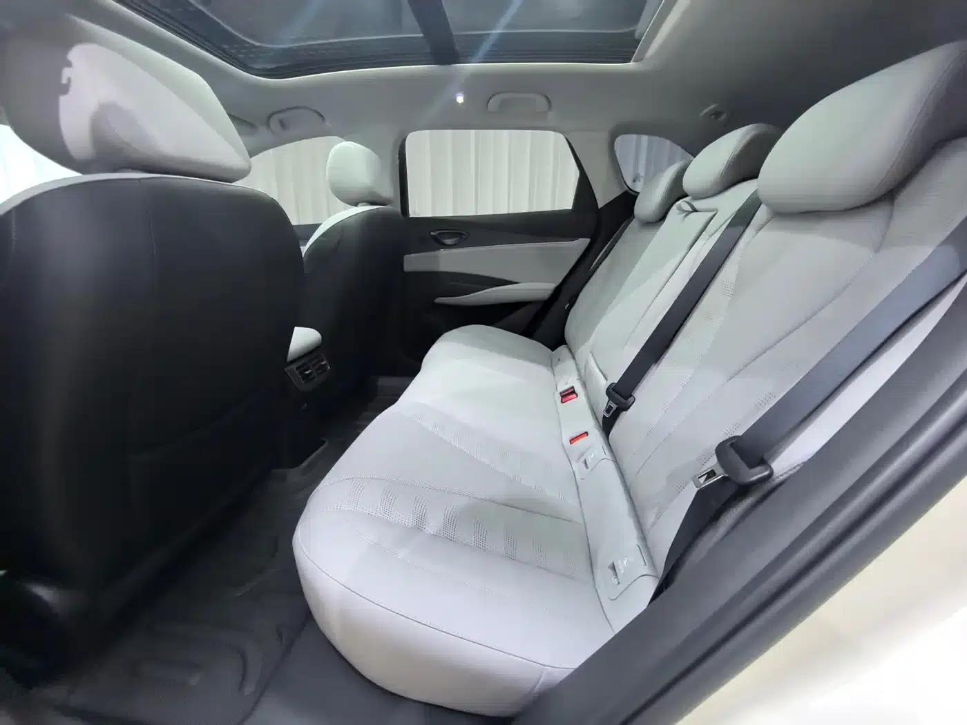 Seal 06 DM-i Touring Edition 2025 DM-i 150KM Premium Model — миниатюра 10