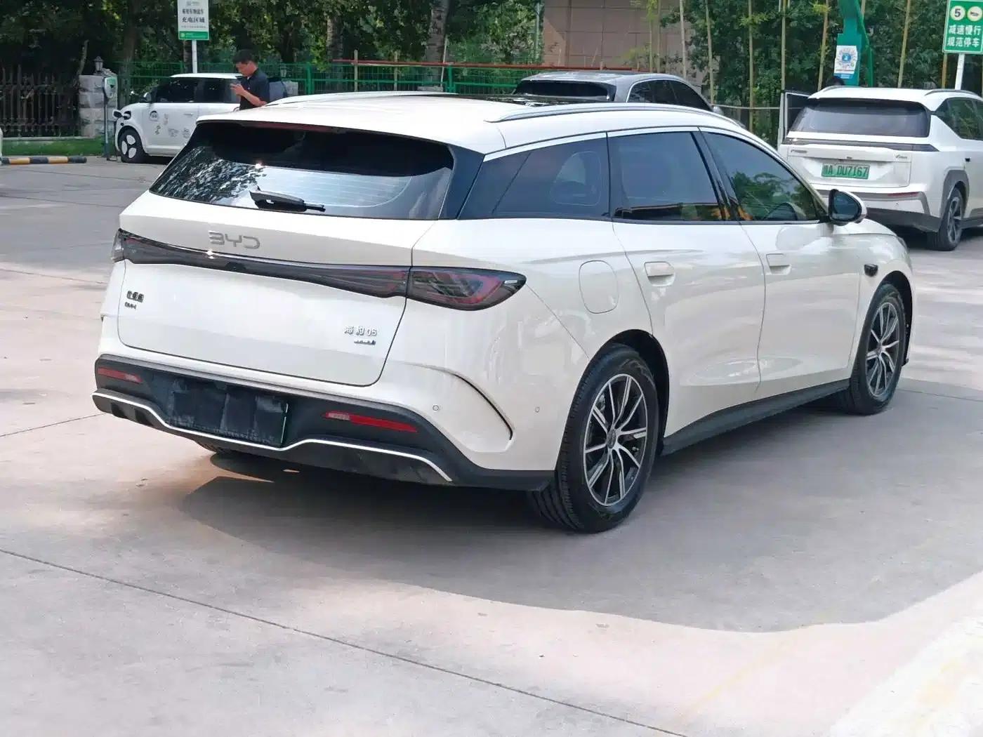 Seal 06 DM-i Touring Edition 2025 DM-i 80KM Premium — миниатюра 3