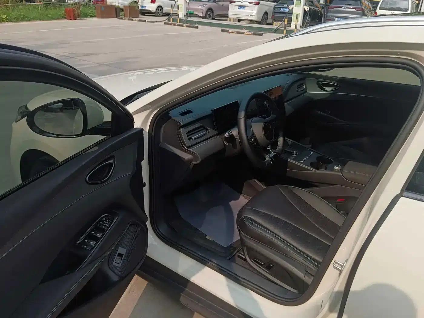 Seal 06 DM-i Touring Edition 2025 DM-i 80KM Premium — миниатюра 8