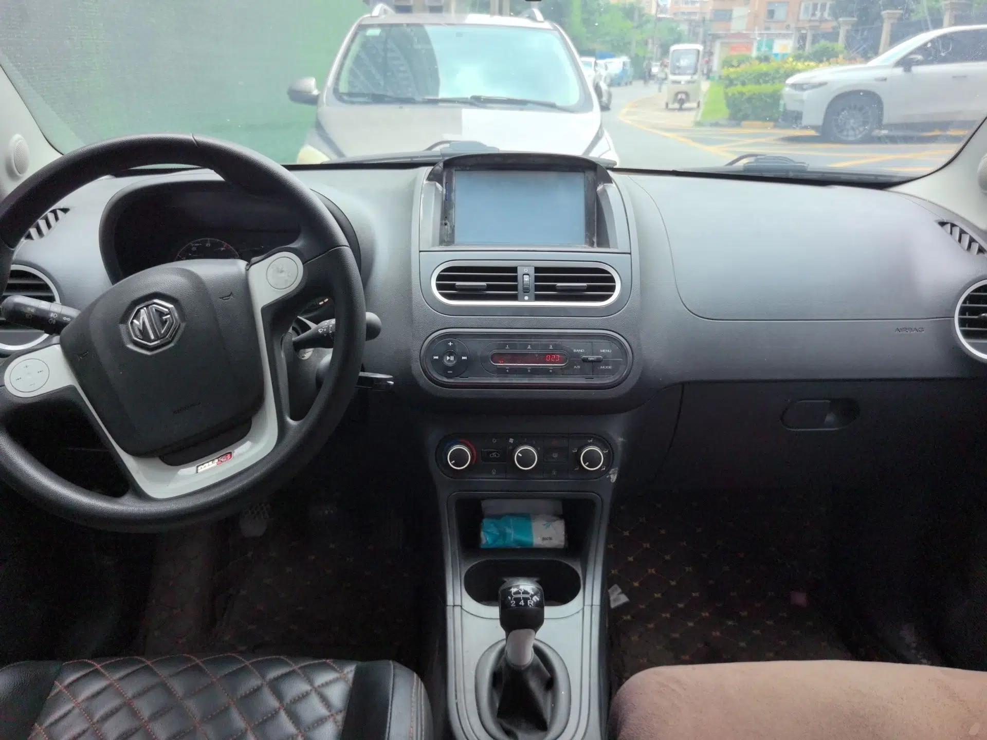 MG 3 2012 1.5L Manual Fashion Edition — миниатюра 9