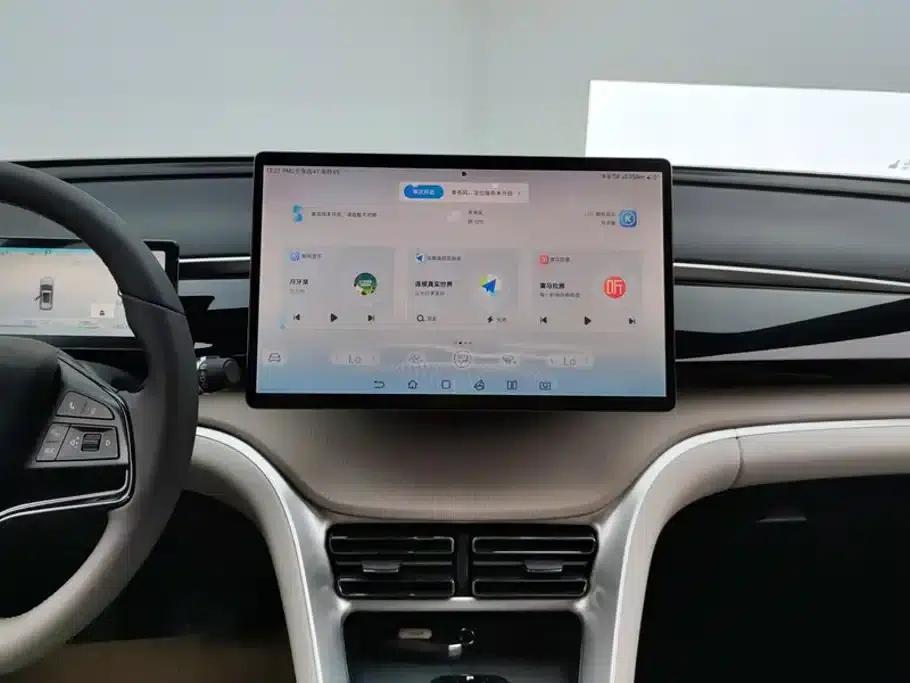 Song Pro New Energy 2024 Glory Edition DM-i 110KM Excellent Model — миниатюра 13