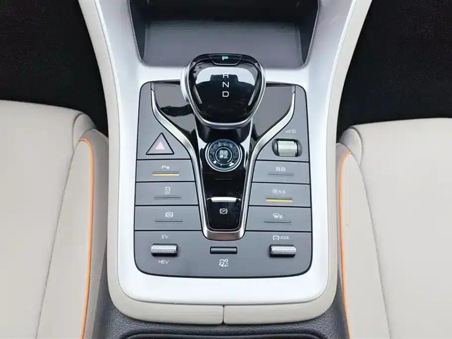 Song Pro New Energy 2023 Champion Edition DM-i 71KM Superior Model — миниатюра 16