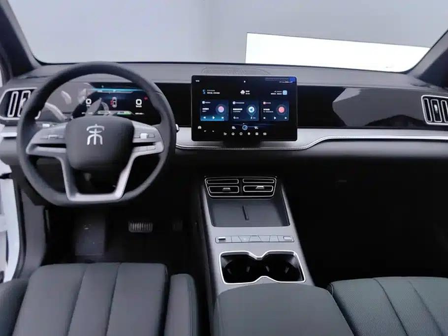 Song Pro New Energy 2026 DM-i 133KM Progressive Edition — миниатюра 12