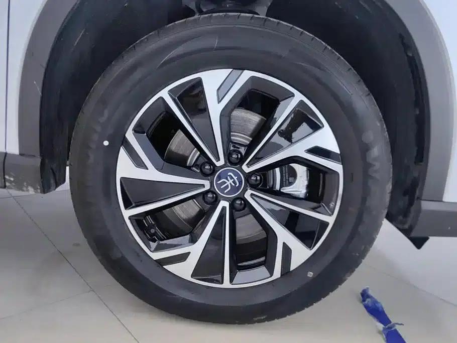Song Pro New Energy 2026 DM-i 133KM Progressive Edition — миниатюра 6