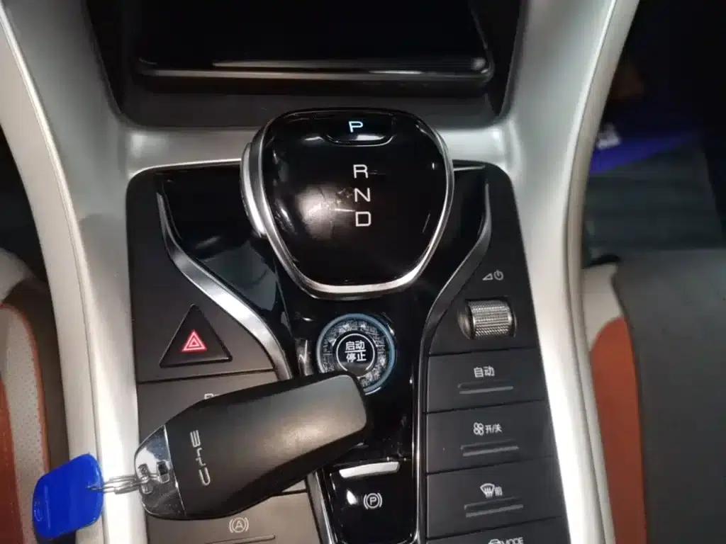 Song Pro New Energy 2023 Champion Edition DM-i 110KM Excellent Model — миниатюра 14