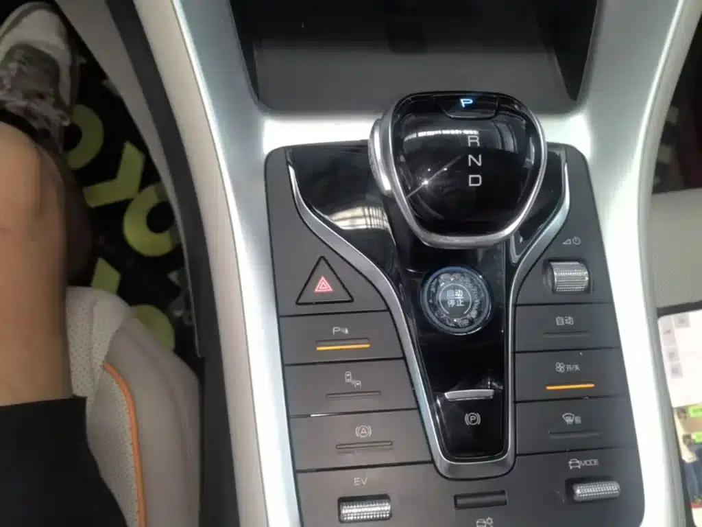 Song Pro New Energy 2024 Glory Edition DM-i 110KM Excellent Model — миниатюра 14