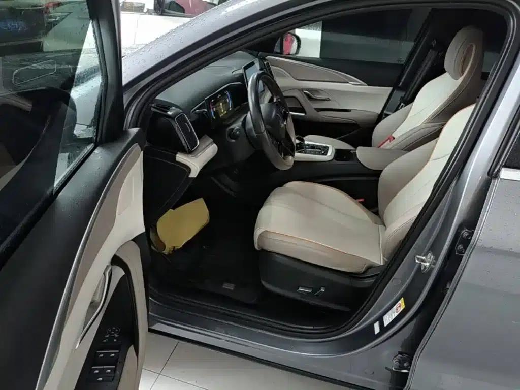 Song Pro New Energy 2024 Glory Edition DM-i 71KM Navigation Model — миниатюра 13