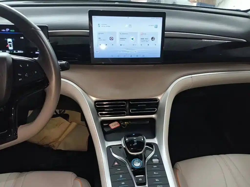 Song Pro New Energy 2024 Glory Edition DM-i 71KM Navigation Model — миниатюра 10