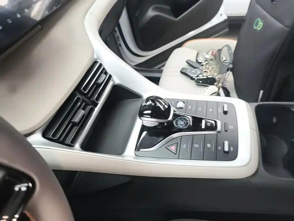 Song Pro New Energy 2024 Glory Edition DM-i 71KM Navigation Model — миниатюра 14