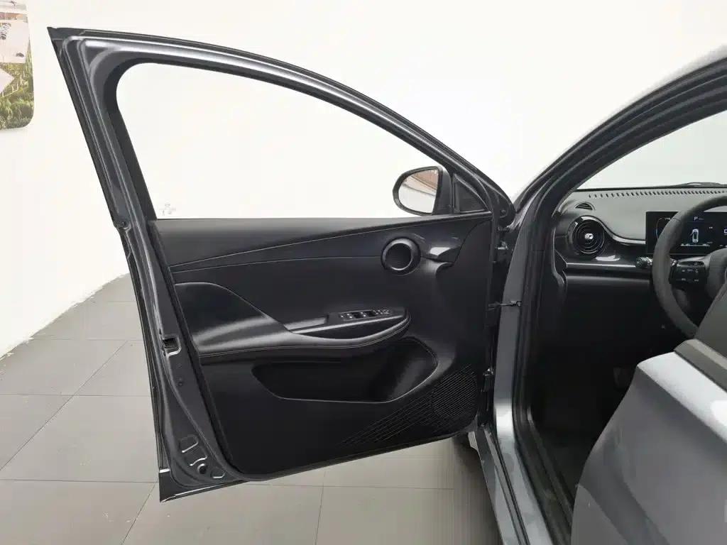 BYD e2 2024 Glory Edition Comfort Model — миниатюра 8