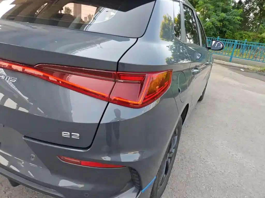 BYD e2 2021 Luxury Edition — миниатюра 8