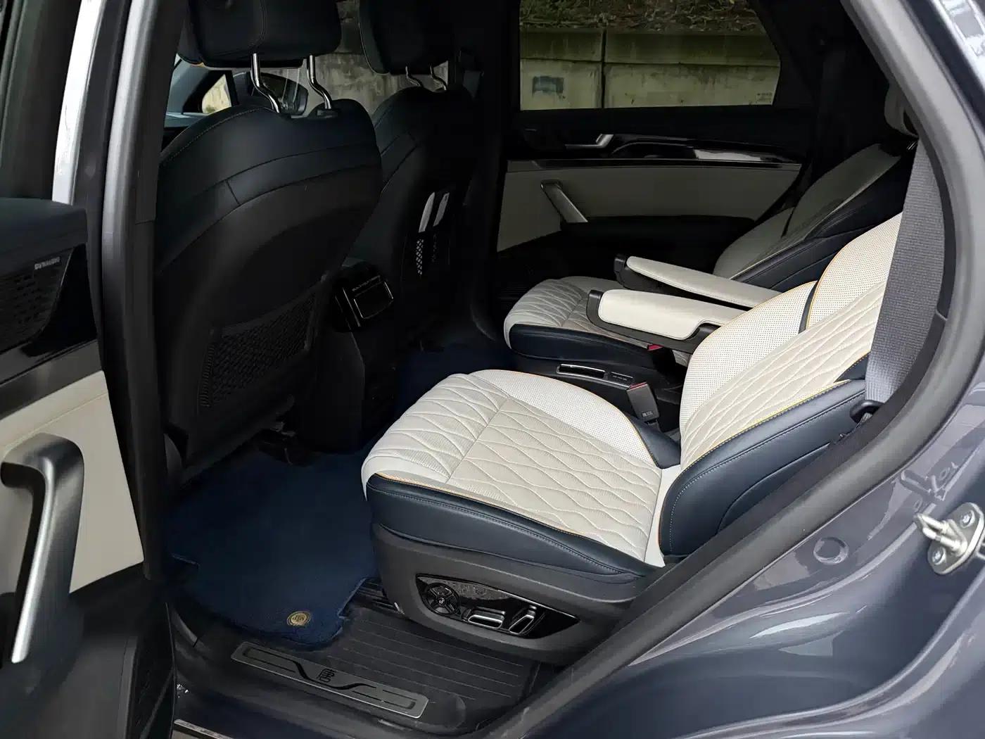 Tang New Energy 2022 DM-p 215KM 4WD Flagship Edition — миниатюра 4