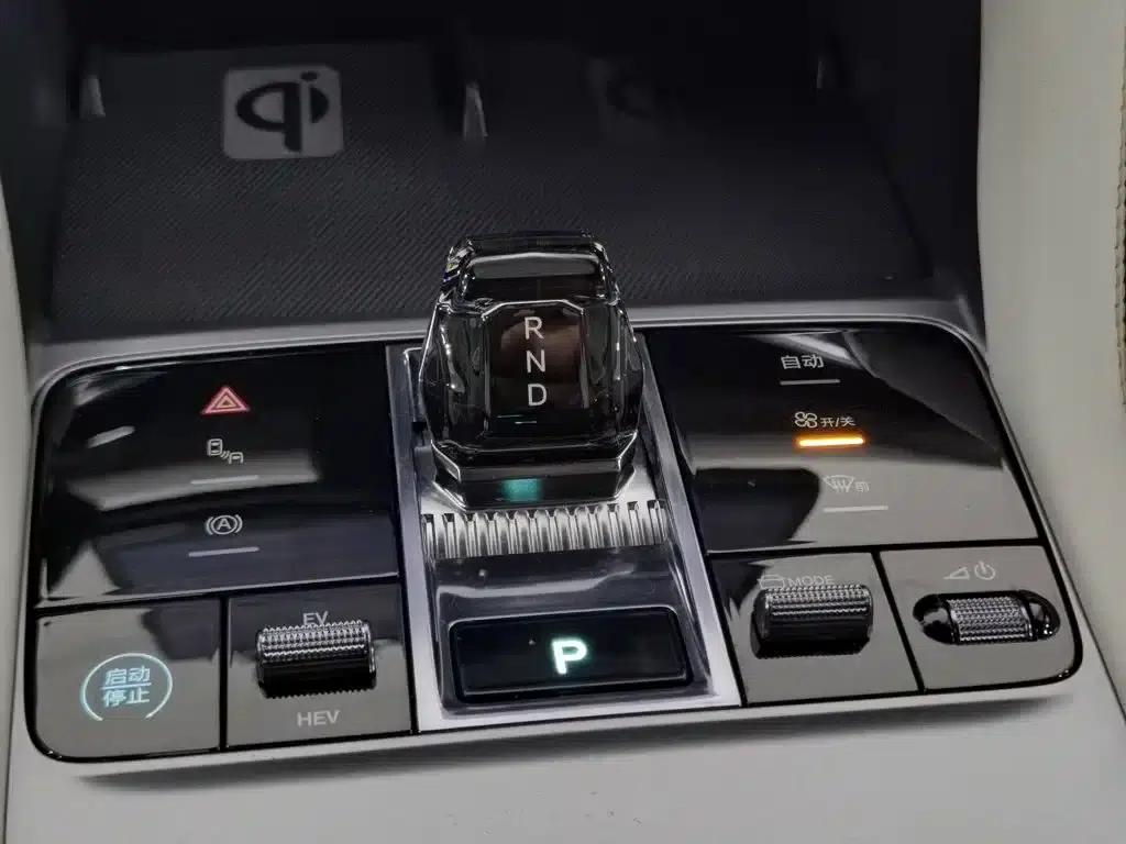 Song PLUS New Energy 2024 Glory Edition DM-i 150km Flagship PLUS — миниатюра 13