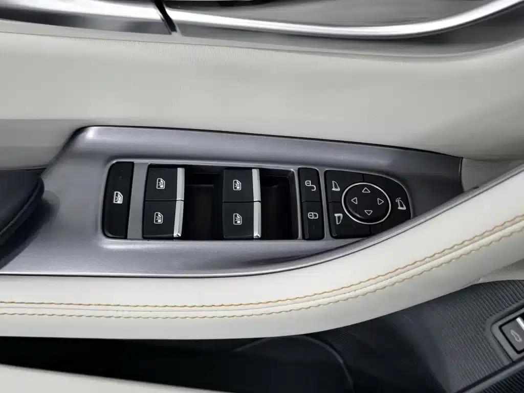 Song PLUS New Energy 2024 Glory Edition DM-i 150km Flagship PLUS — миниатюра 9
