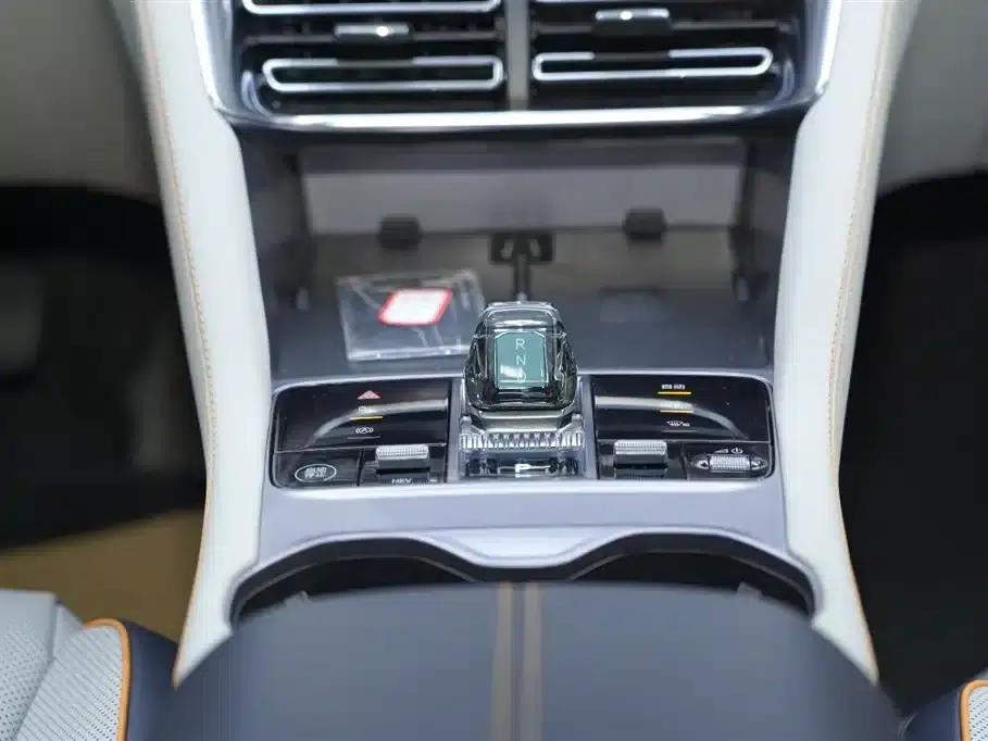 Song PLUS New Energy 2023 Champion Edition DM-i 150KM Flagship PLUS — миниатюра 7