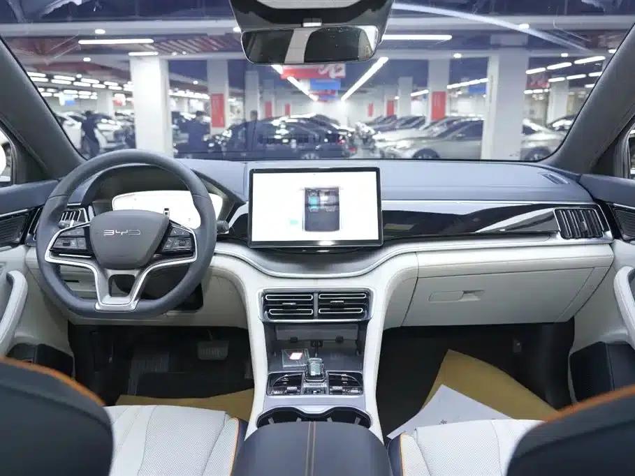 Song PLUS New Energy 2023 Champion Edition DM-i 150KM Flagship PLUS — миниатюра 9