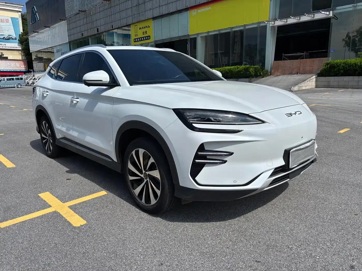 Song PLUS New Energy 2024 Glory Edition EV 520km Premium Model — миниатюра 3