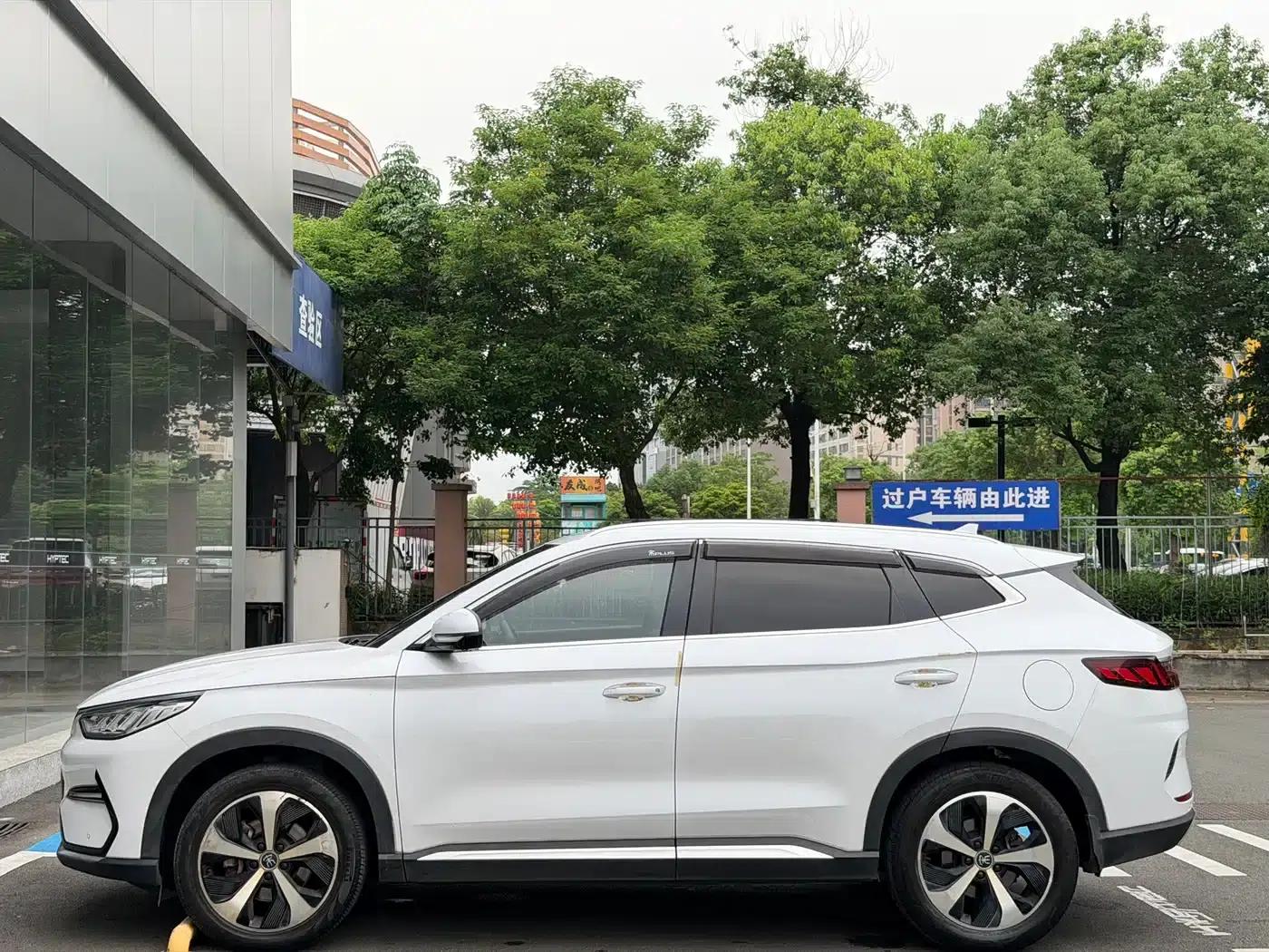Song PLUS New Energy 2021 EV Premium Edition — миниатюра 8