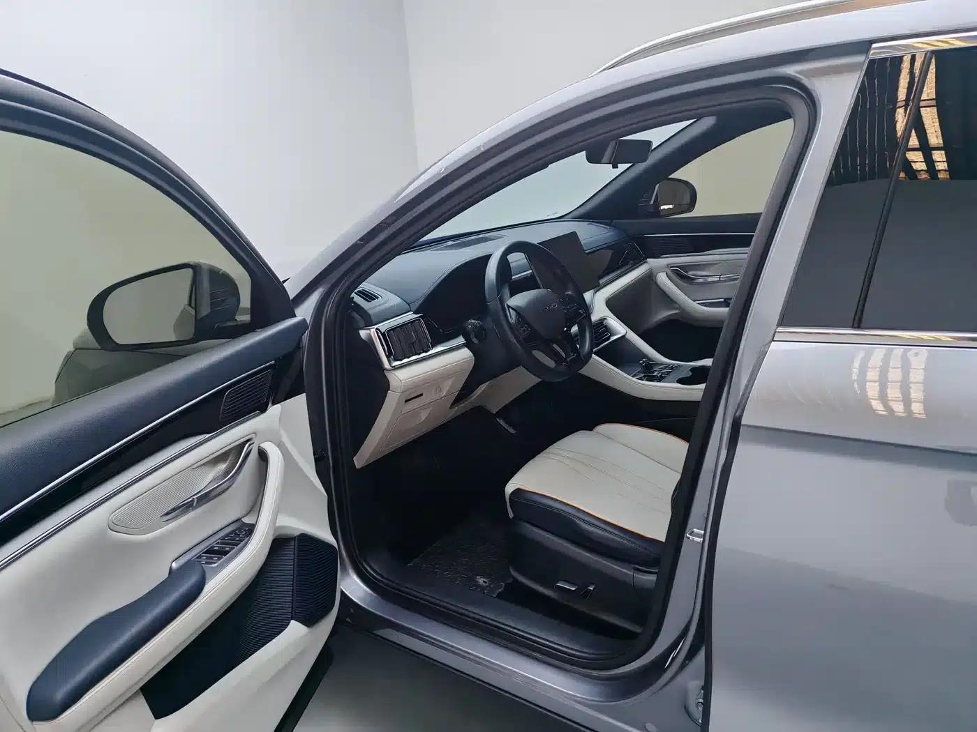 Song PLUS New Energy 2024 Glory Edition EV 520km Luxury Model — миниатюра 4