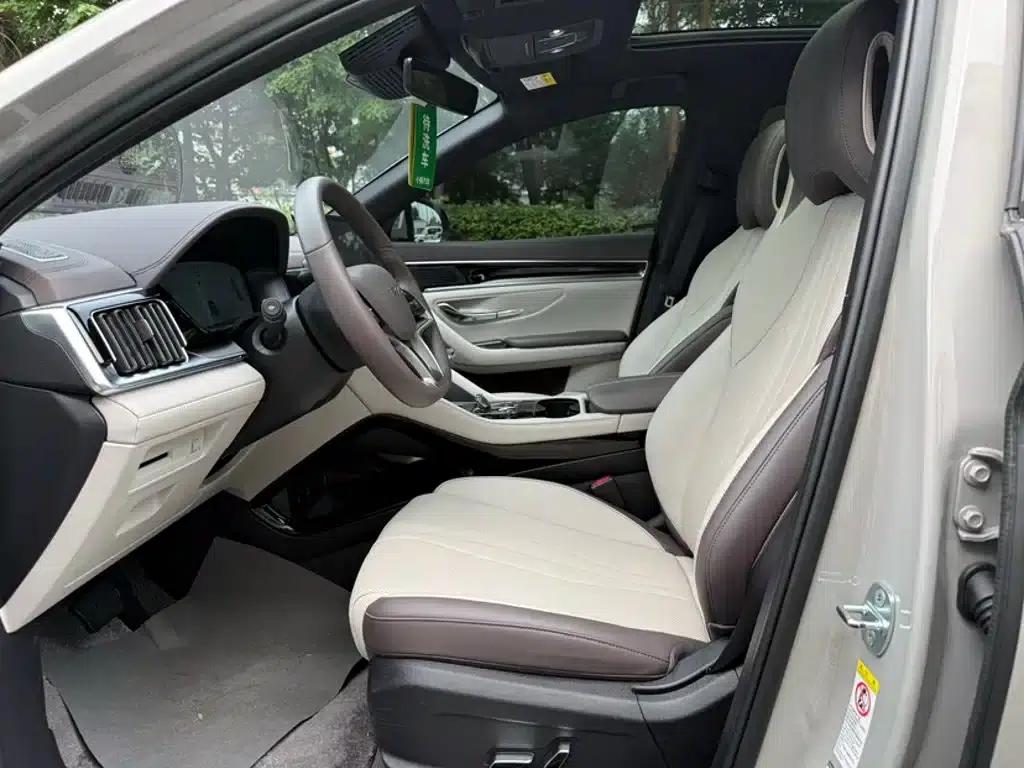 Song PLUS New Energy 2025 DM-i 160KM Flagship Edition — миниатюра 11