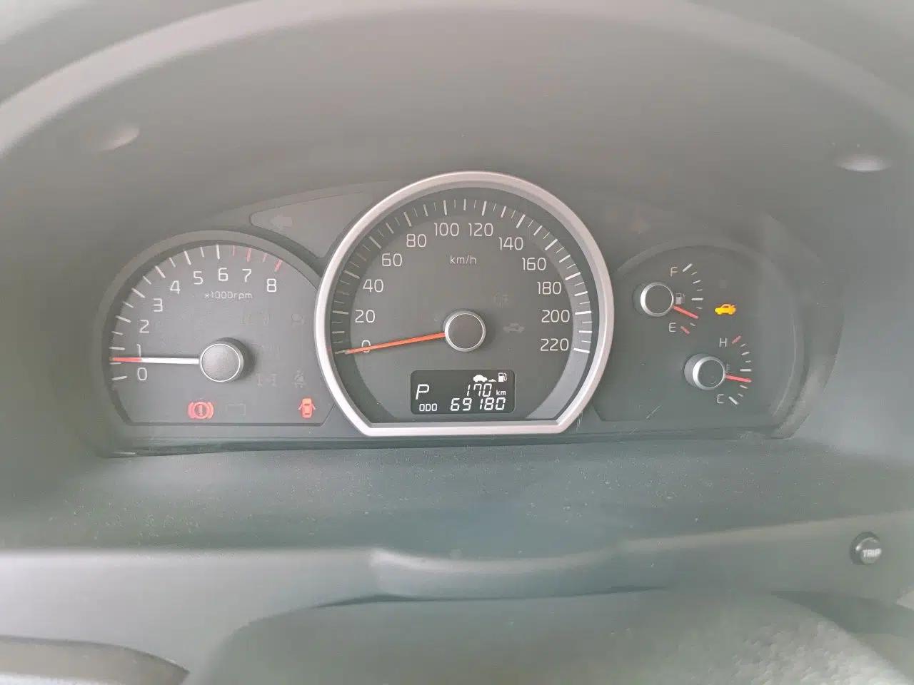 Kia Sportage 2013 2.0L Automatic Two-Wheel Drive GLS Trim — миниатюра 11