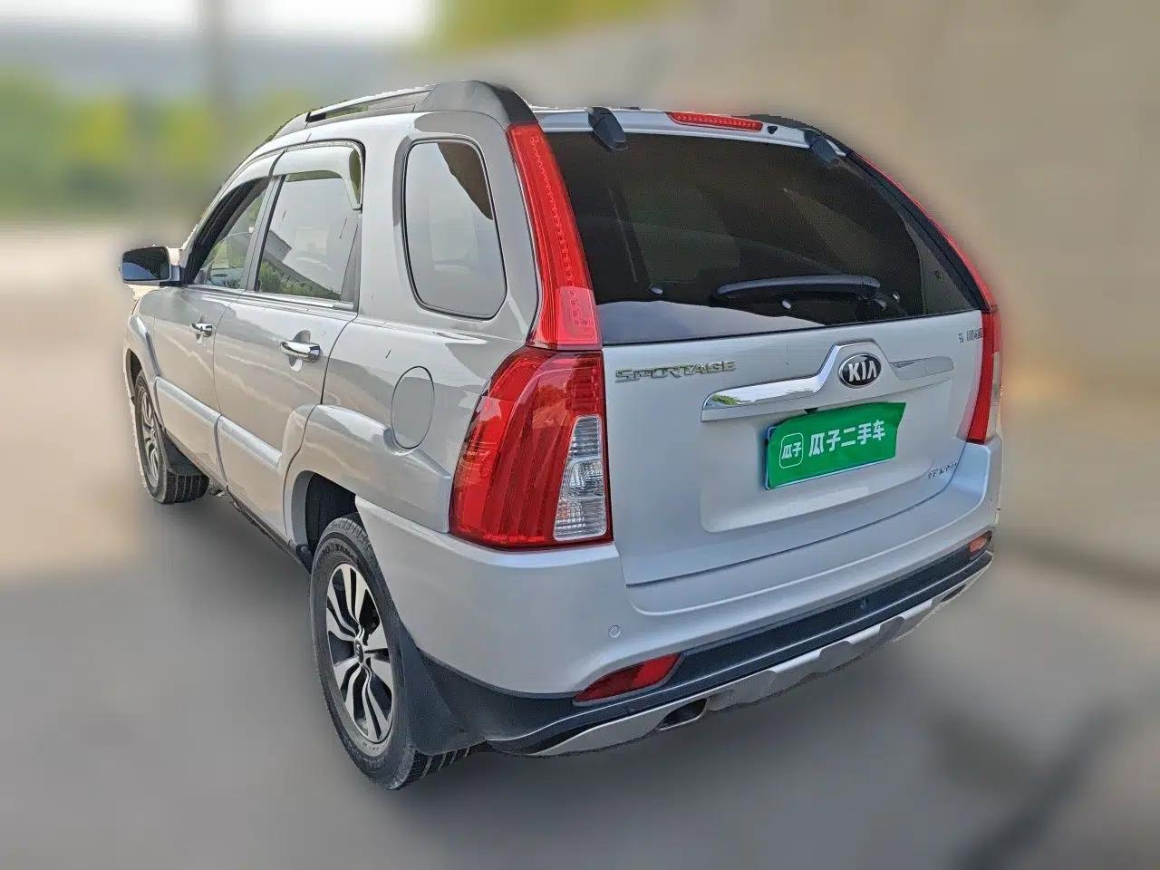 Kia Sportage 2013 2.0L Automatic Two-Wheel Drive GLS Trim — миниатюра 4