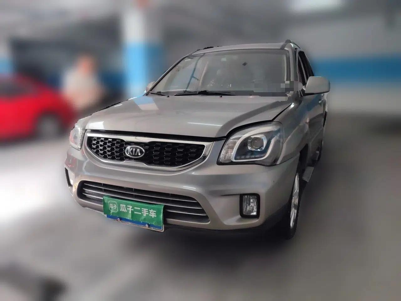 Kia Sportage 2013 2.0L Manual Two-Wheel Drive GL Trim — миниатюра 1