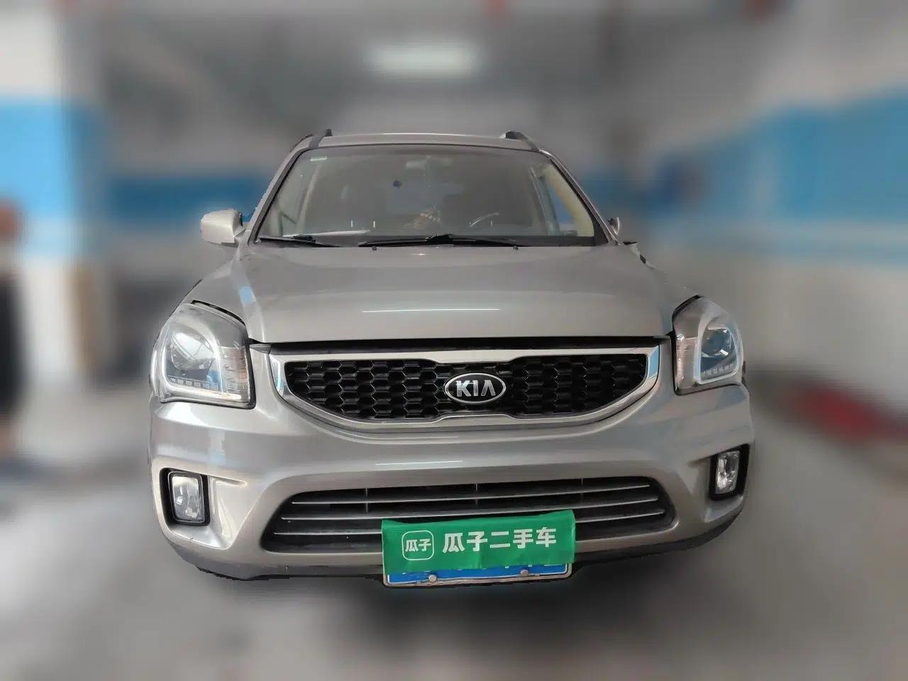 Kia Sportage 2013 2.0L Manual Two-Wheel Drive GL Trim — миниатюра 2