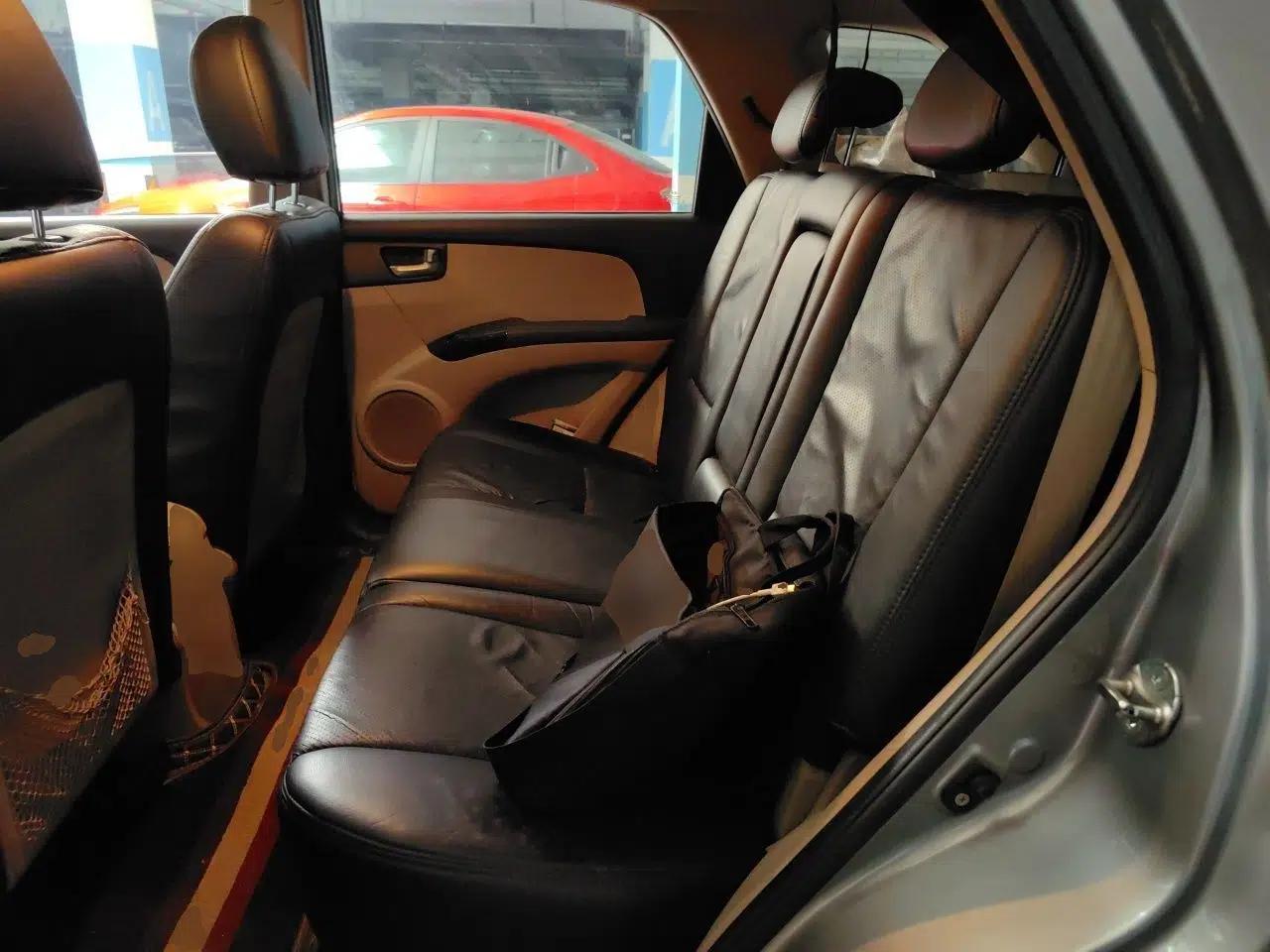 Kia Sportage 2013 2.0L Manual Two-Wheel Drive GL Trim — миниатюра 17